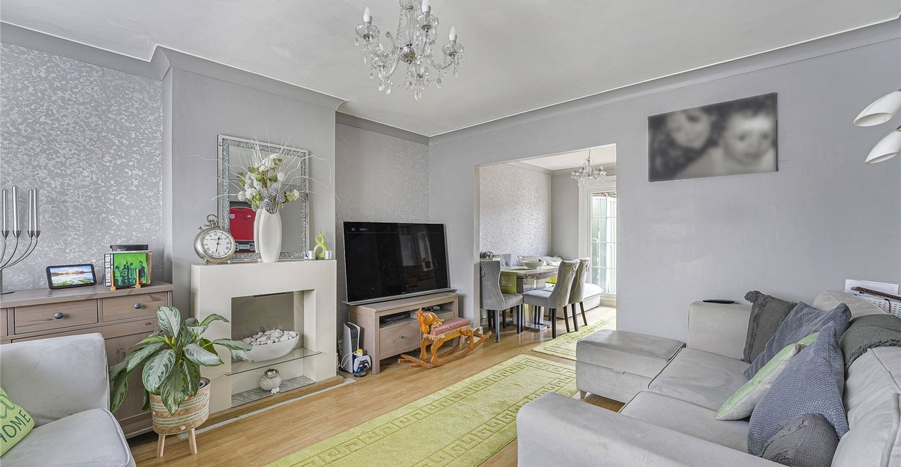 3 bedroom house for sale in Swanscombe | Robinson Jackson