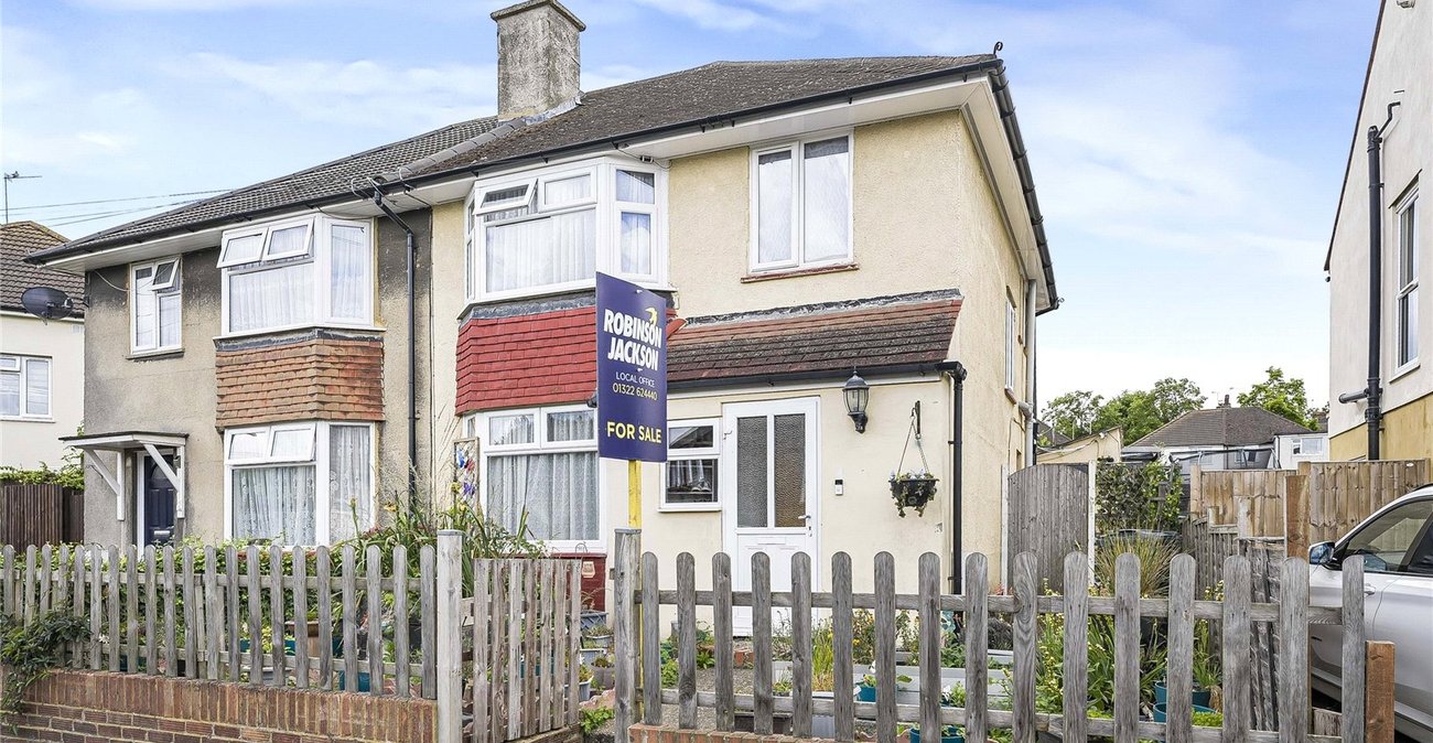 3 bedroom house for sale in Swanscombe | Robinson Jackson