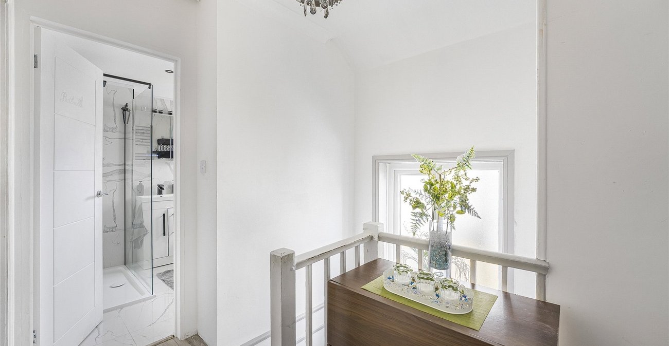 3 bedroom house for sale in Swanscombe | Robinson Jackson