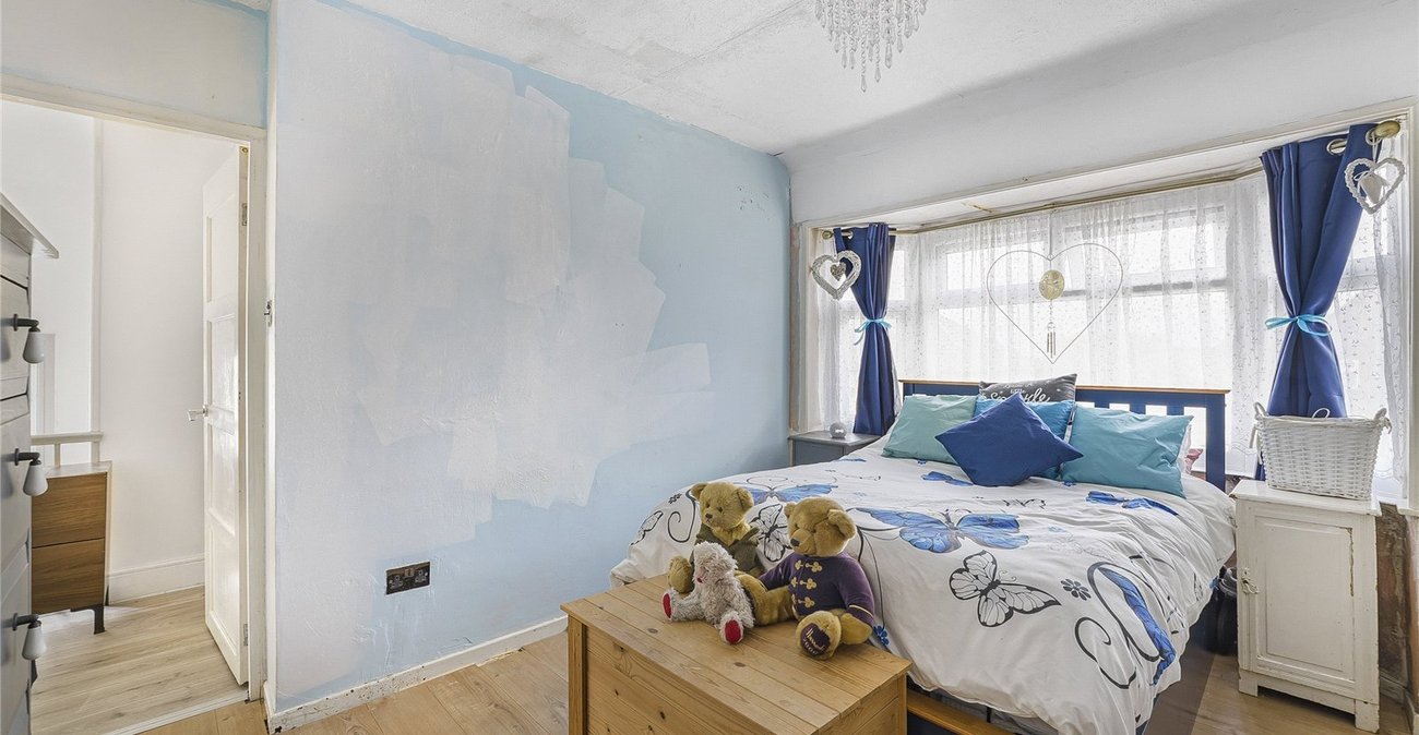 3 bedroom house for sale in Swanscombe | Robinson Jackson