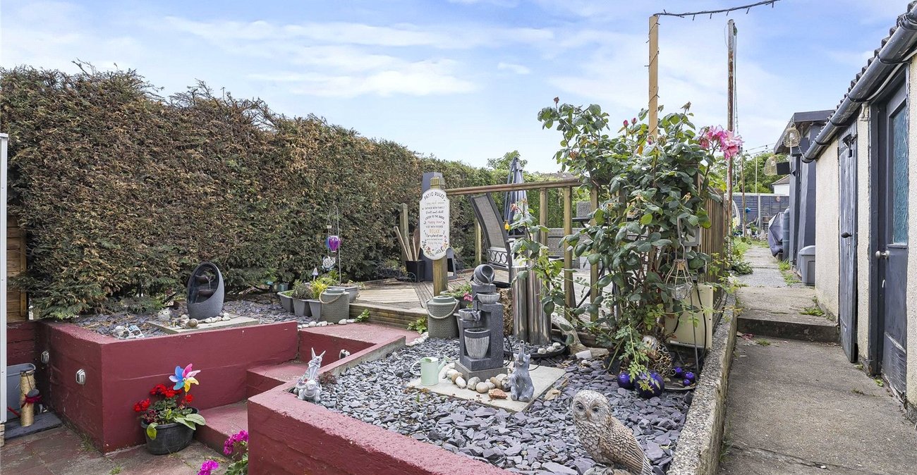 3 bedroom house for sale in Swanscombe | Robinson Jackson
