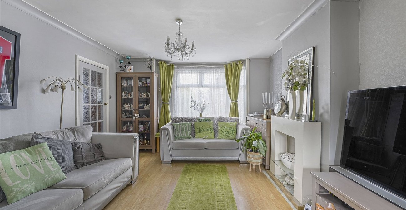 3 bedroom house for sale in Swanscombe | Robinson Jackson