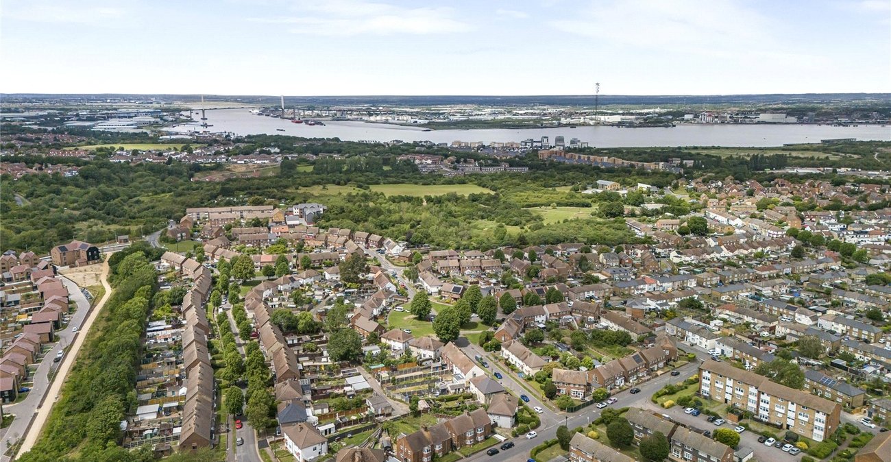 3 bedroom house for sale in Swanscombe | Robinson Jackson