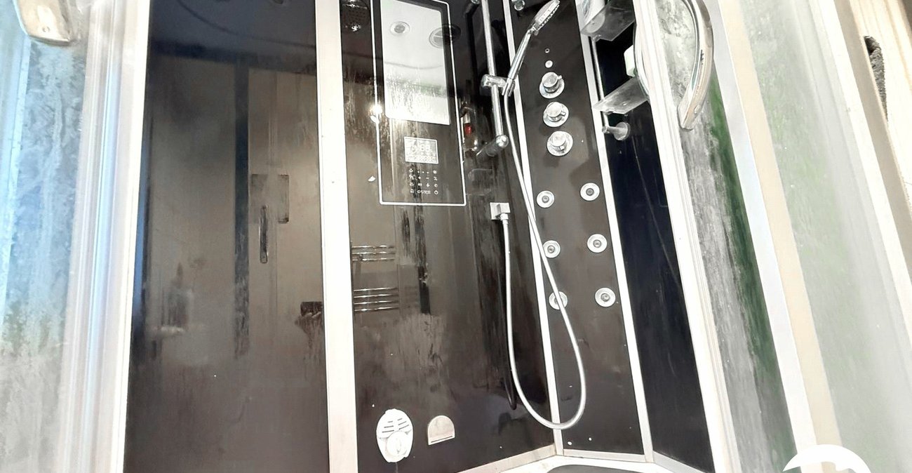 2 bedroom property for sale in London | Robinson Jackson