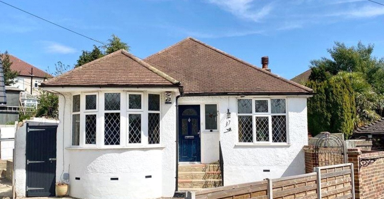 3 bedroom bungalow for sale in Bexley | Robinson Jackson