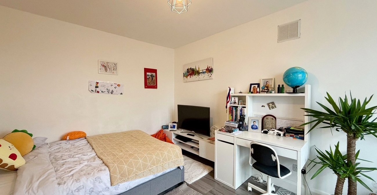 3 bedroom bungalow for sale in Bexley | Robinson Jackson