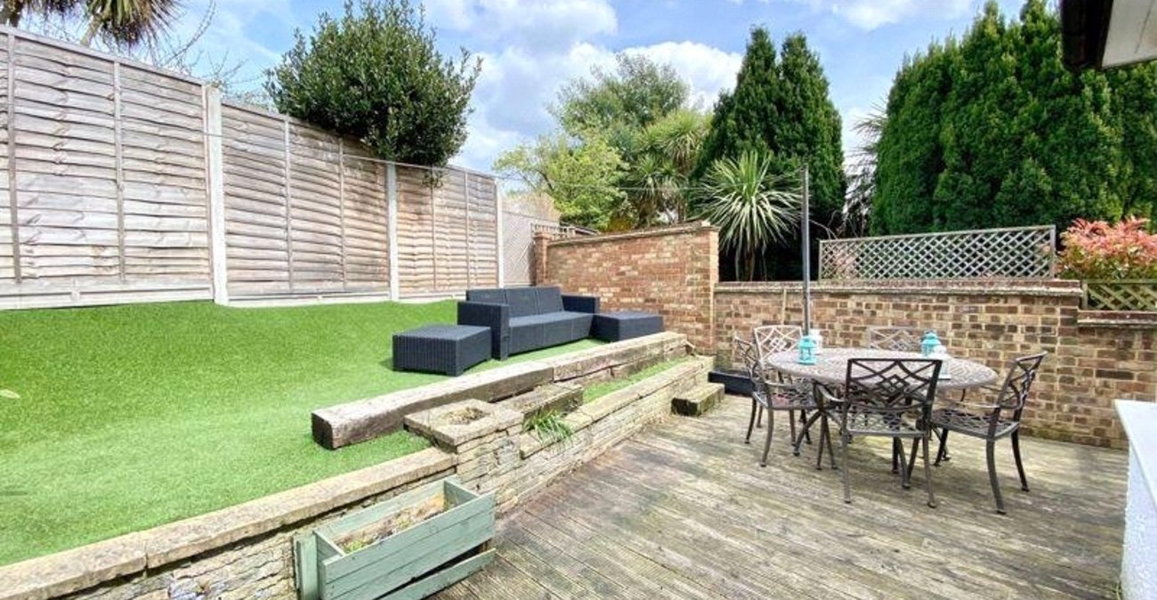 3 bedroom bungalow for sale in Bexley | Robinson Jackson