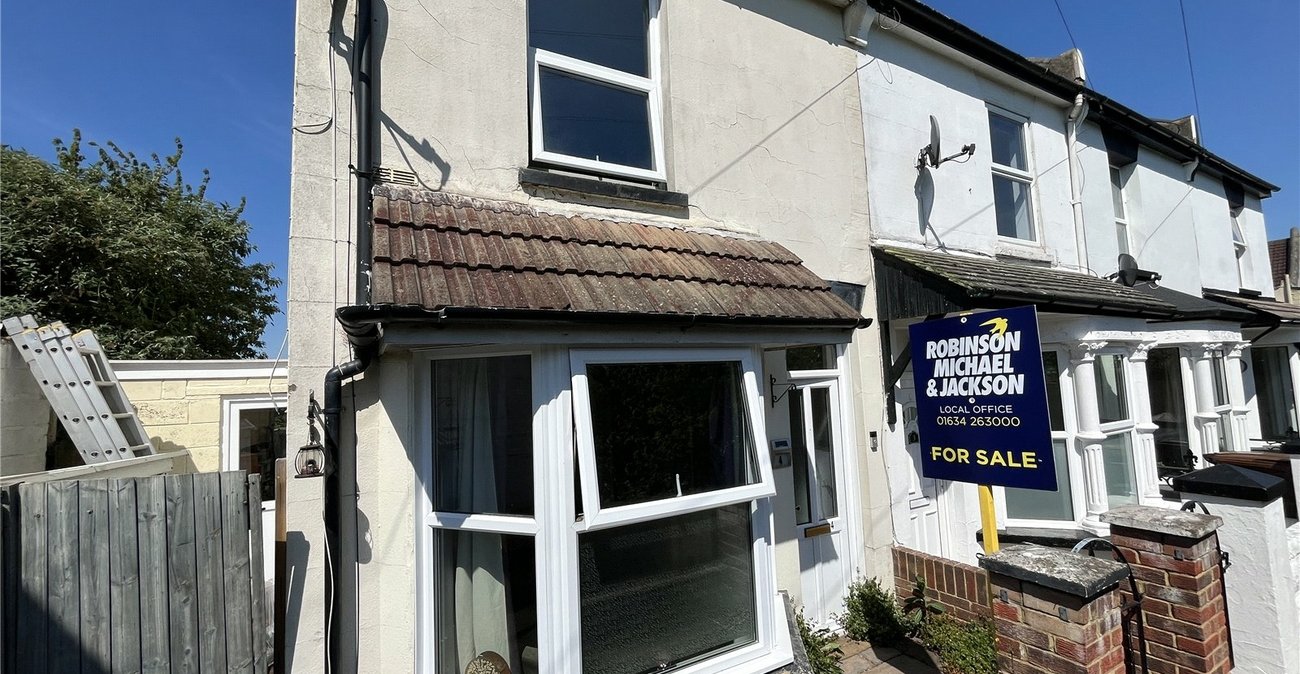 4 bedroom house for sale in Albany Road | Robinson Michael & Jackson