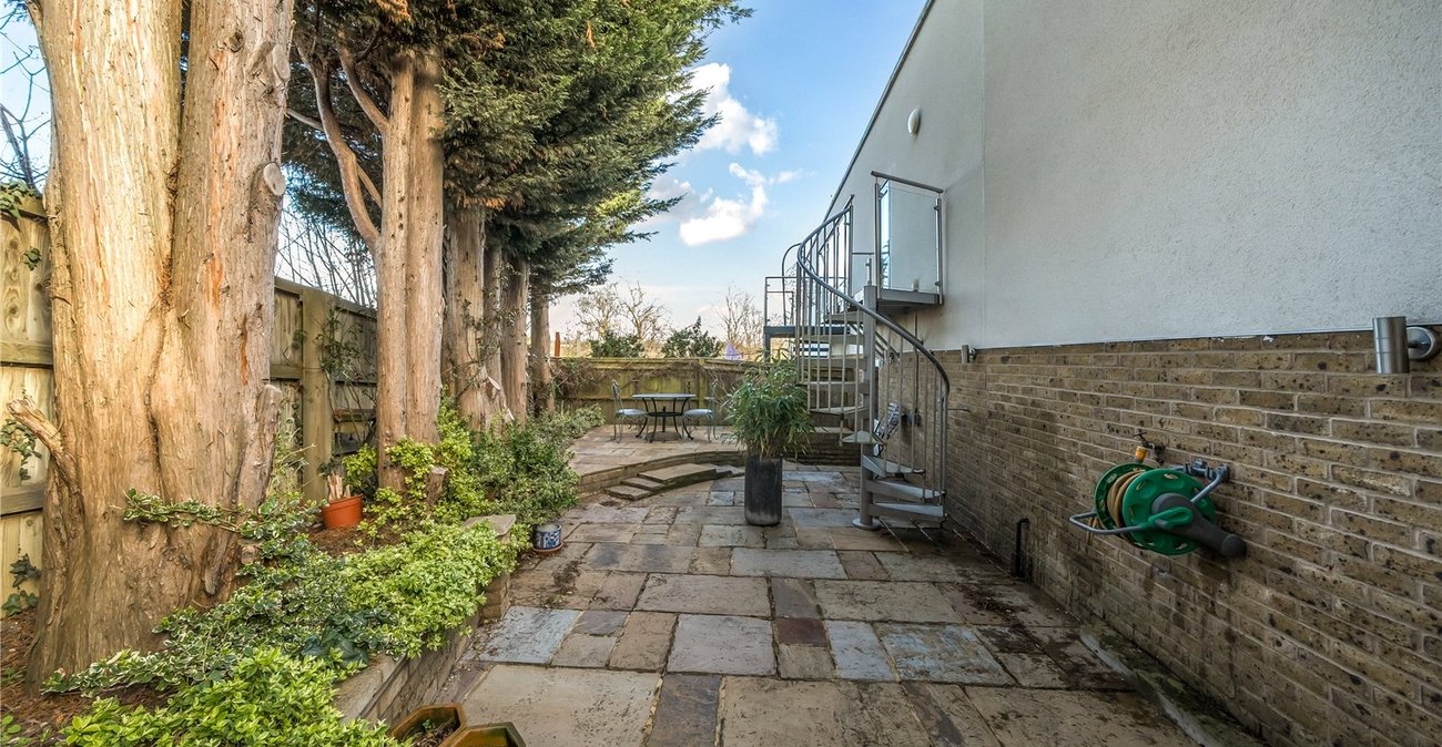 2 bedroom property for sale in Beckenham | Robinson Jackson