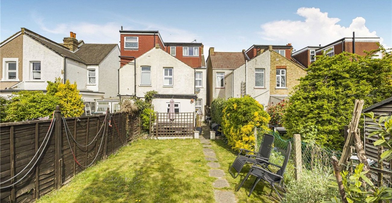 4 bedroom house for sale in Bromley | Robinson Jackson