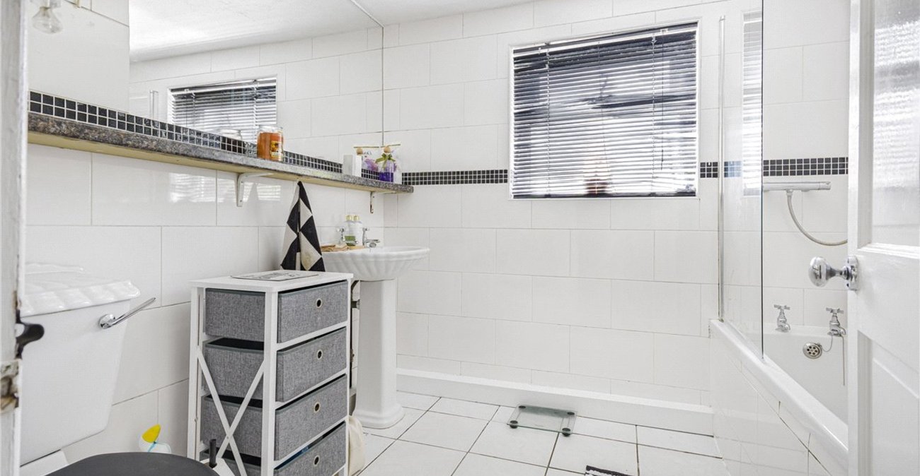 4 bedroom house for sale in Bromley | Robinson Jackson