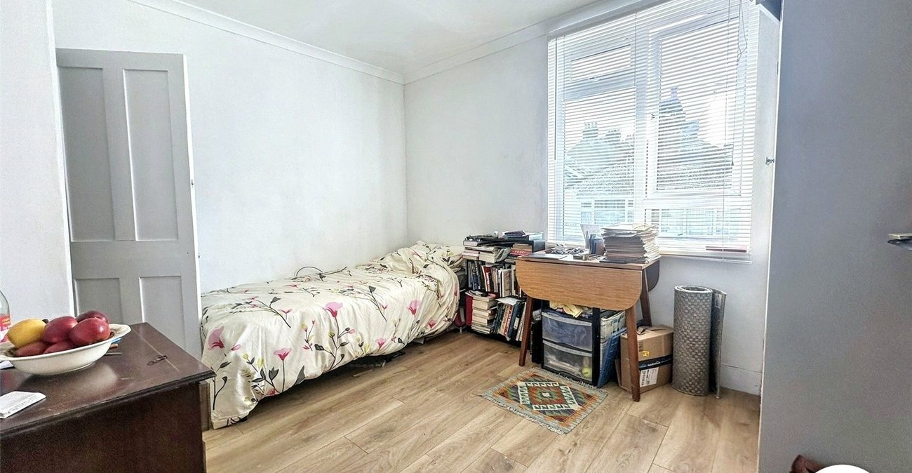 2 bedroom house for sale in Chatham | Robinson Michael & Jackson