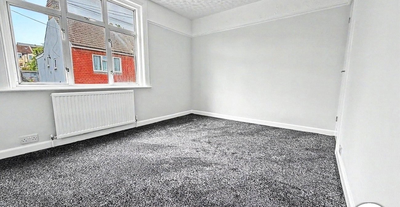 2 bedroom house for sale in Chatham | Robinson Michael & Jackson