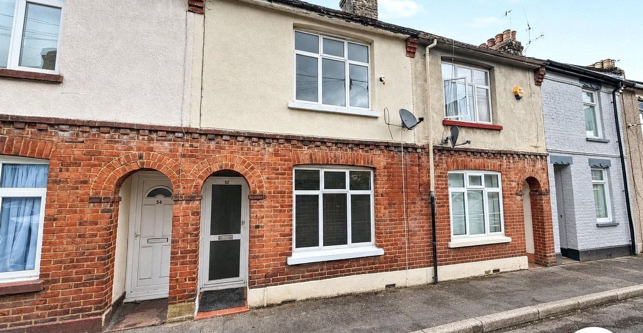 2 bedroom house for sale in Chatham | Robinson Michael & Jackson