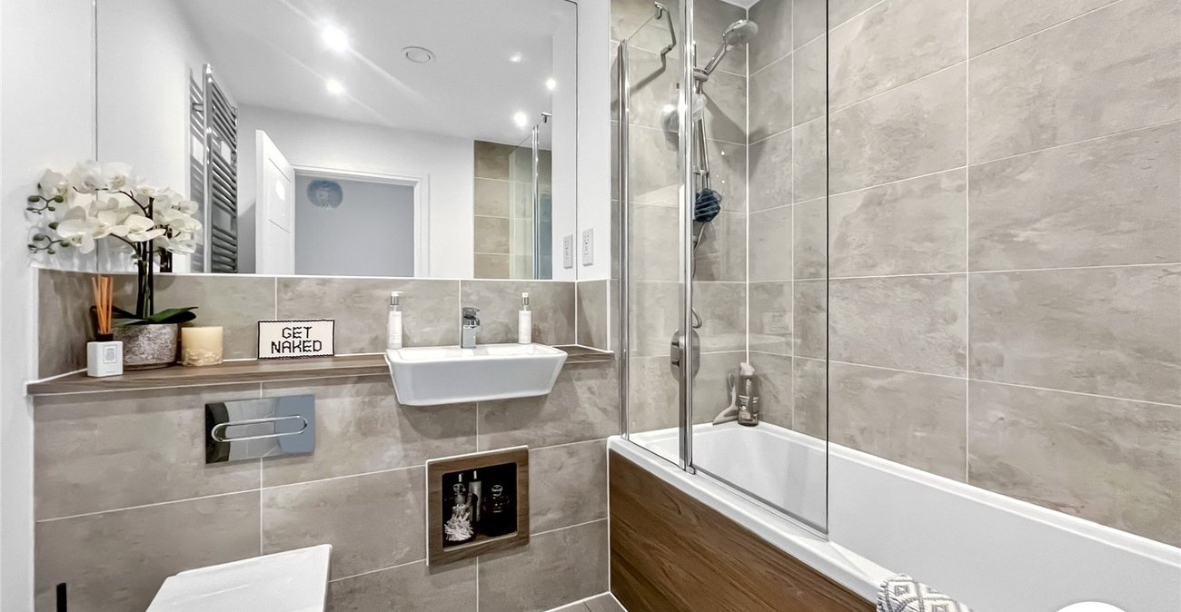 2 bedroom house for sale in Langley | Robinson Michael & Jackson