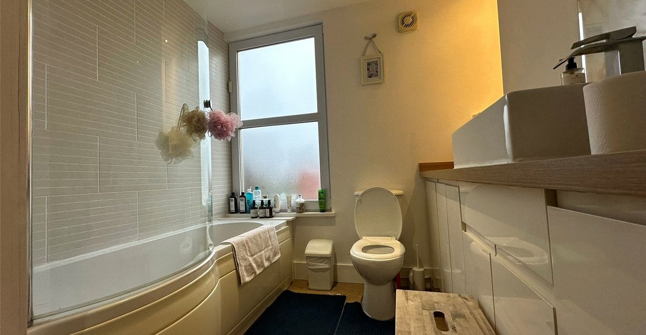 4 bedroom house for sale in Gravesend | Robinson Michael & Jackson