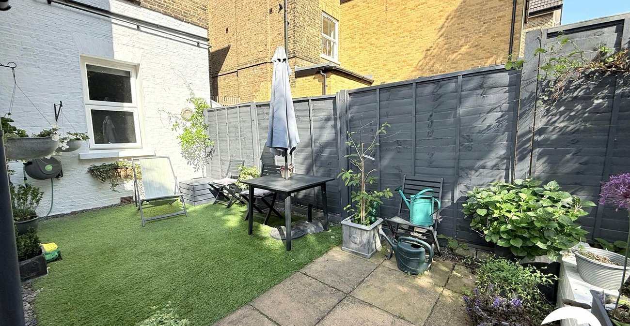1 bedroom property for sale in London | Robinson Jackson
