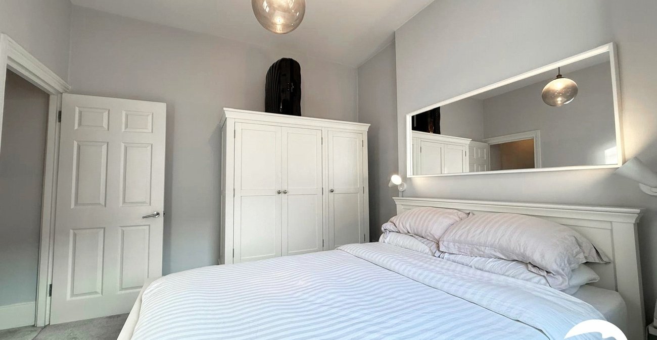 1 bedroom property for sale in London | Robinson Jackson