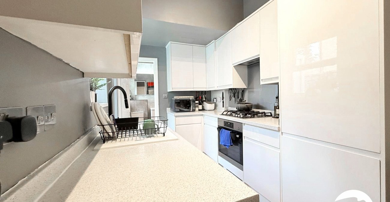 1 bedroom property for sale in London | Robinson Jackson