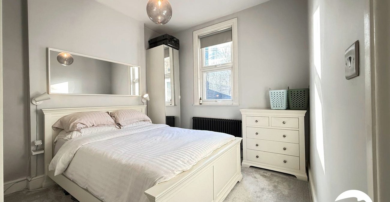 1 bedroom property for sale in London | Robinson Jackson