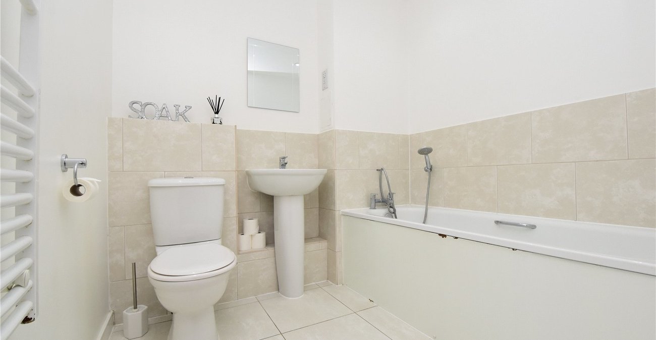 2 bedroom property for sale in Crayford | Robinson Jackson