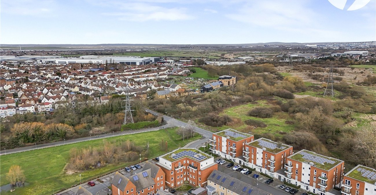 2 bedroom property for sale in Crayford | Robinson Jackson