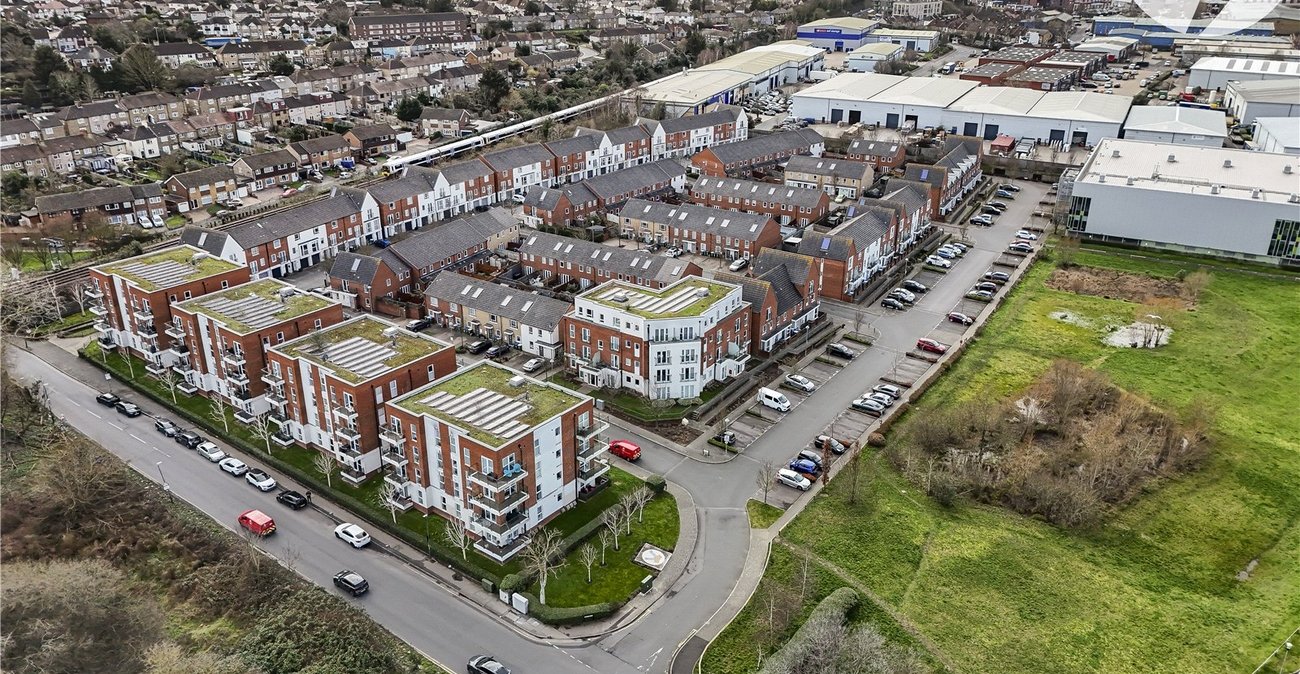 2 bedroom property for sale in Crayford | Robinson Jackson