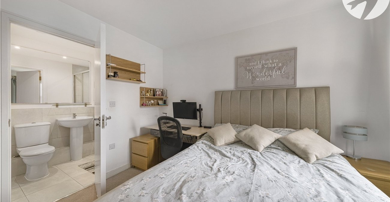 2 bedroom property for sale in Crayford | Robinson Jackson