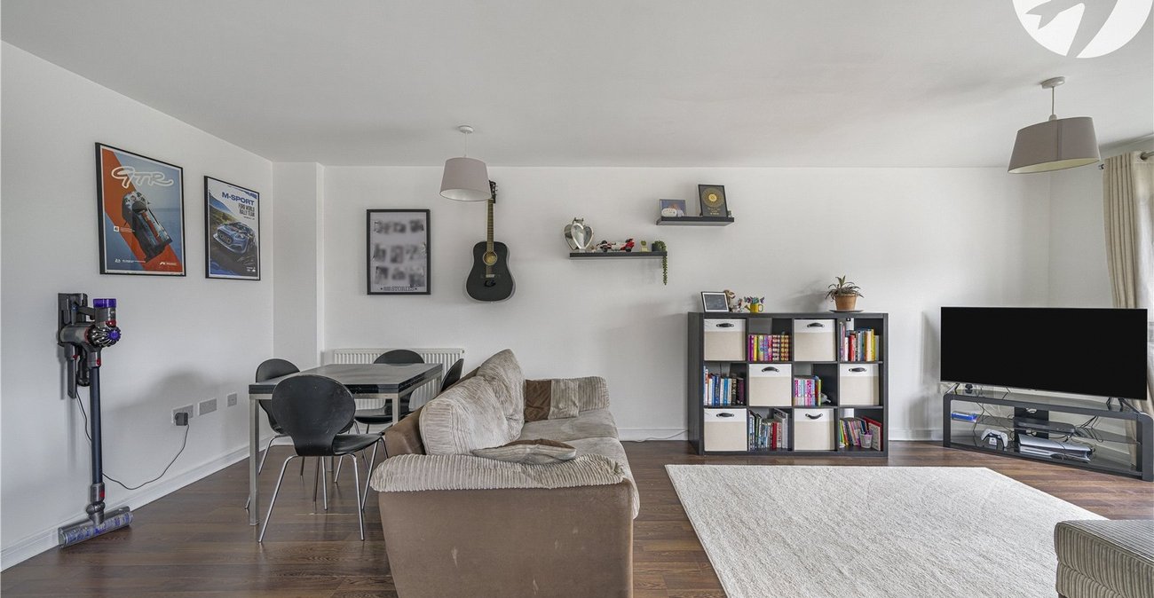 2 bedroom property for sale in Crayford | Robinson Jackson