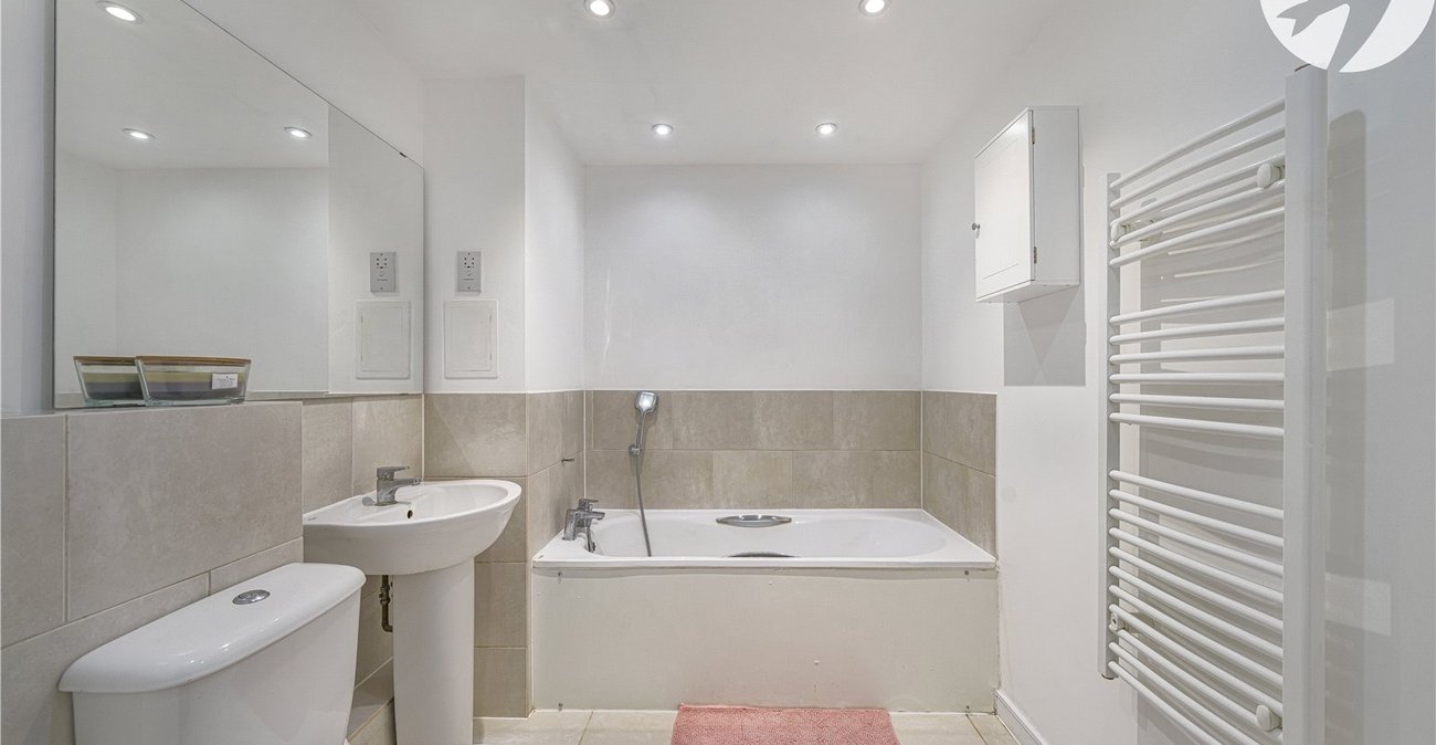 2 bedroom property for sale in Crayford | Robinson Jackson