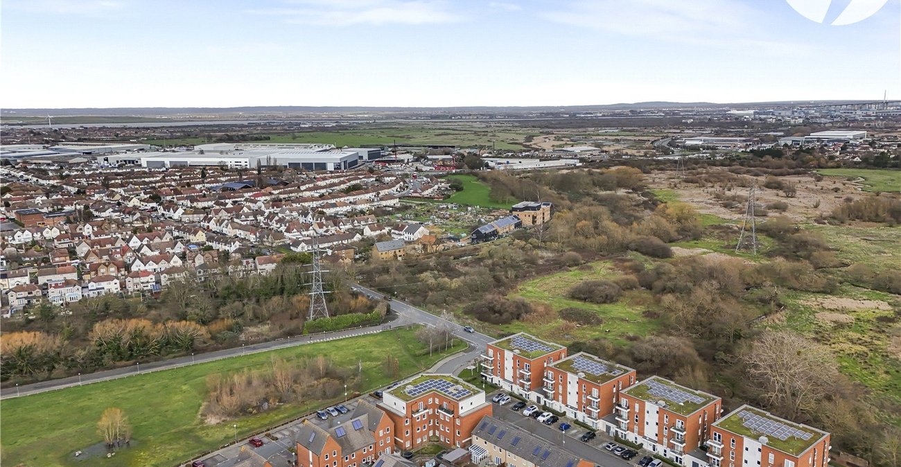 2 bedroom property for sale in Crayford | Robinson Jackson