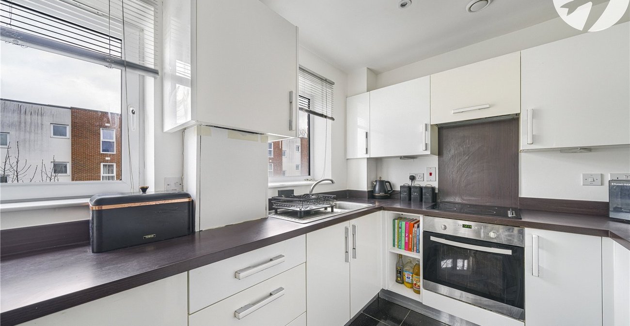 2 bedroom property for sale in Crayford | Robinson Jackson