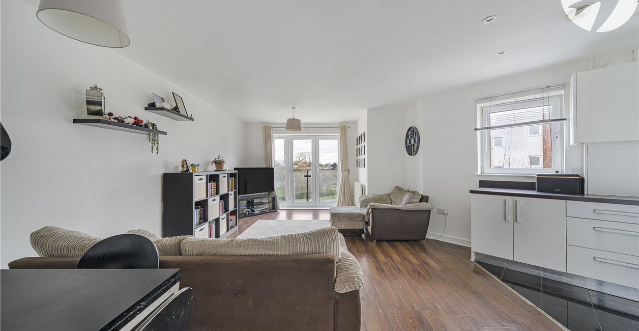 2 bedroom property for sale in Crayford | Robinson Jackson