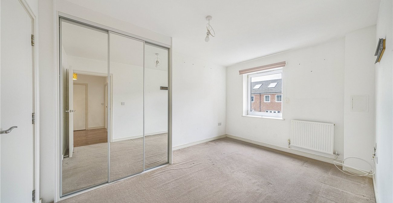 2 bedroom property for sale in Crayford | Robinson Jackson