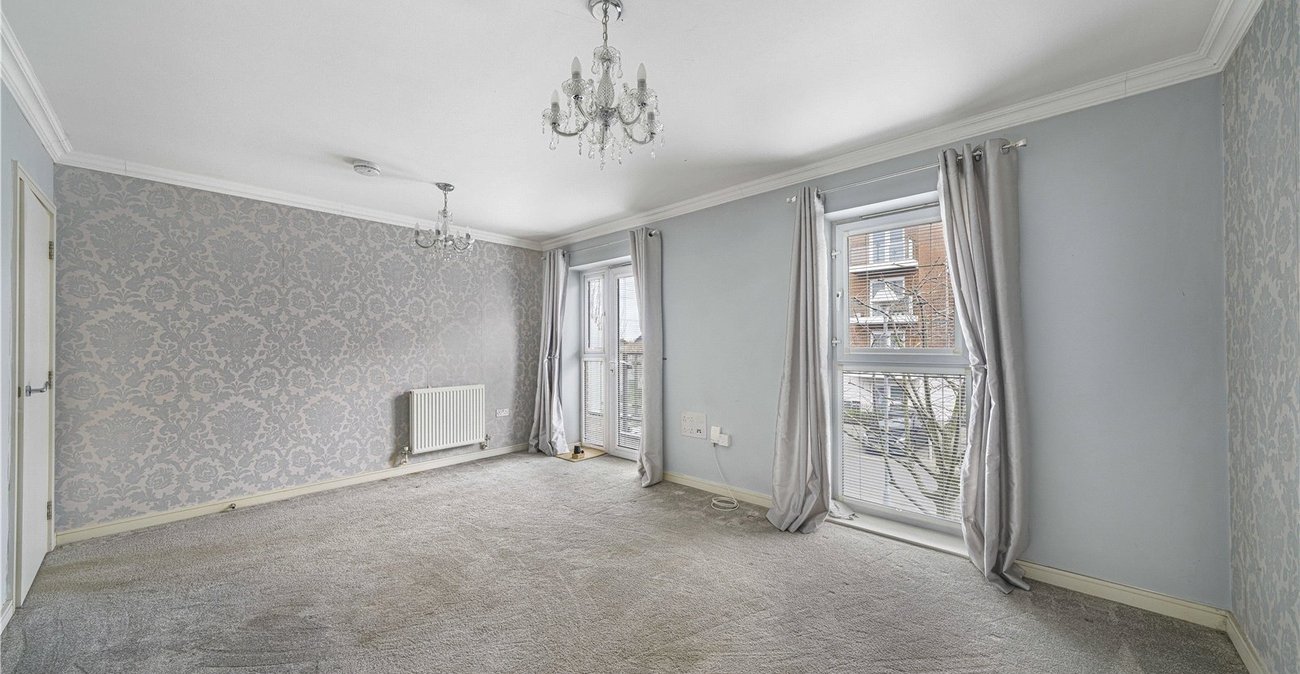 2 bedroom property for sale in Crayford | Robinson Jackson