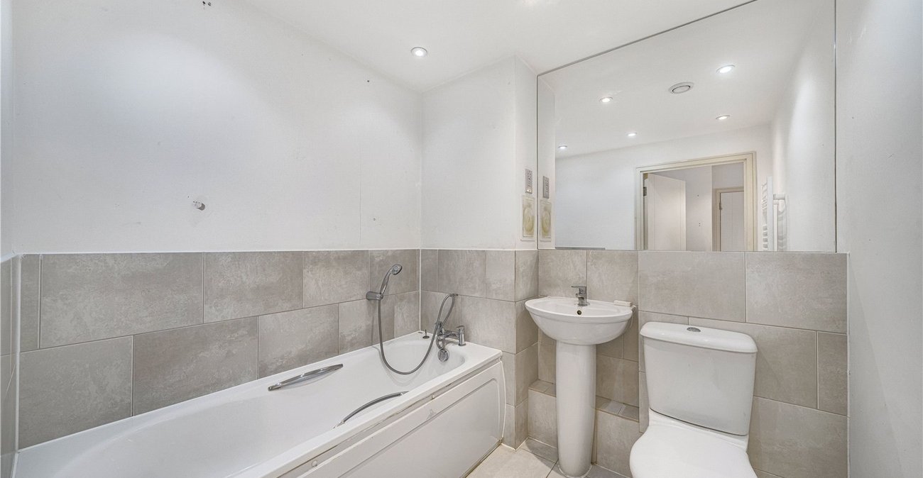 2 bedroom property for sale in Crayford | Robinson Jackson