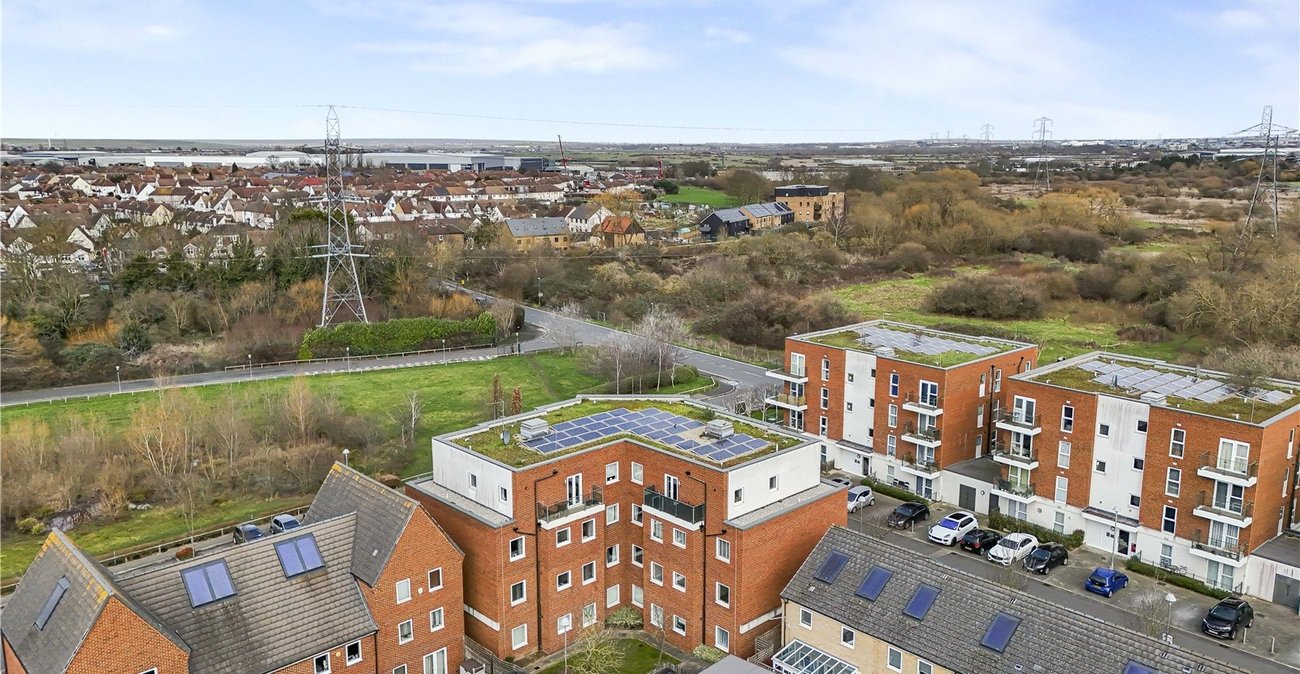 2 bedroom property for sale in Crayford | Robinson Jackson
