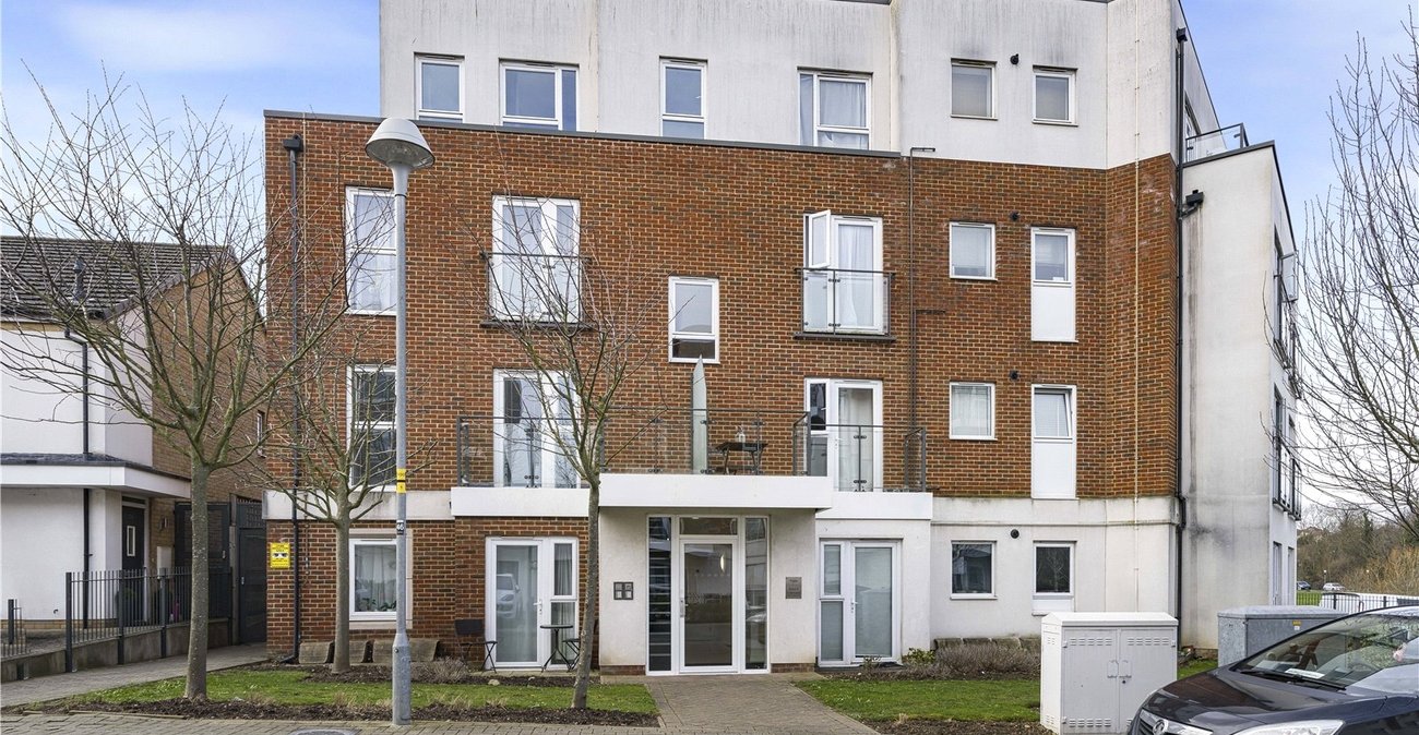 2 bedroom property for sale in Crayford | Robinson Jackson