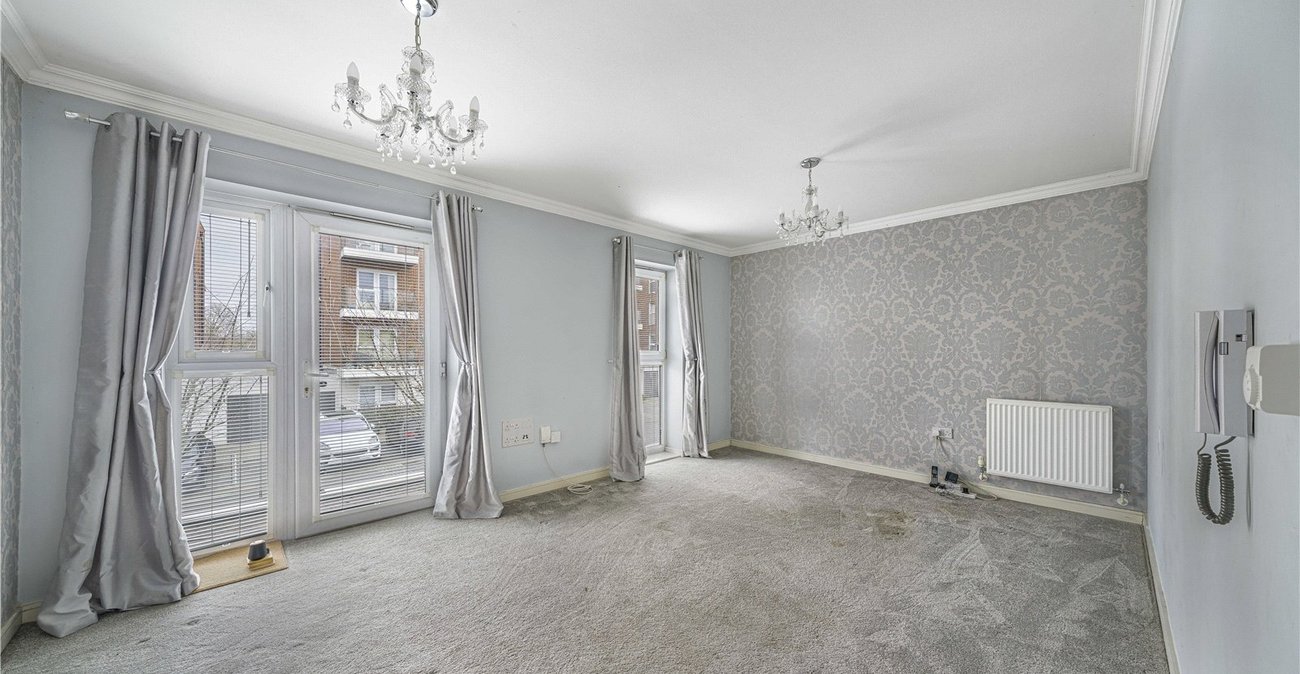 2 bedroom property for sale in Crayford | Robinson Jackson