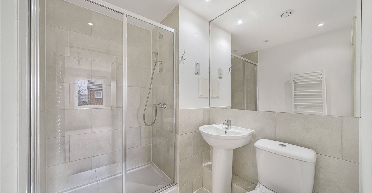 2 bedroom property for sale in Crayford | Robinson Jackson