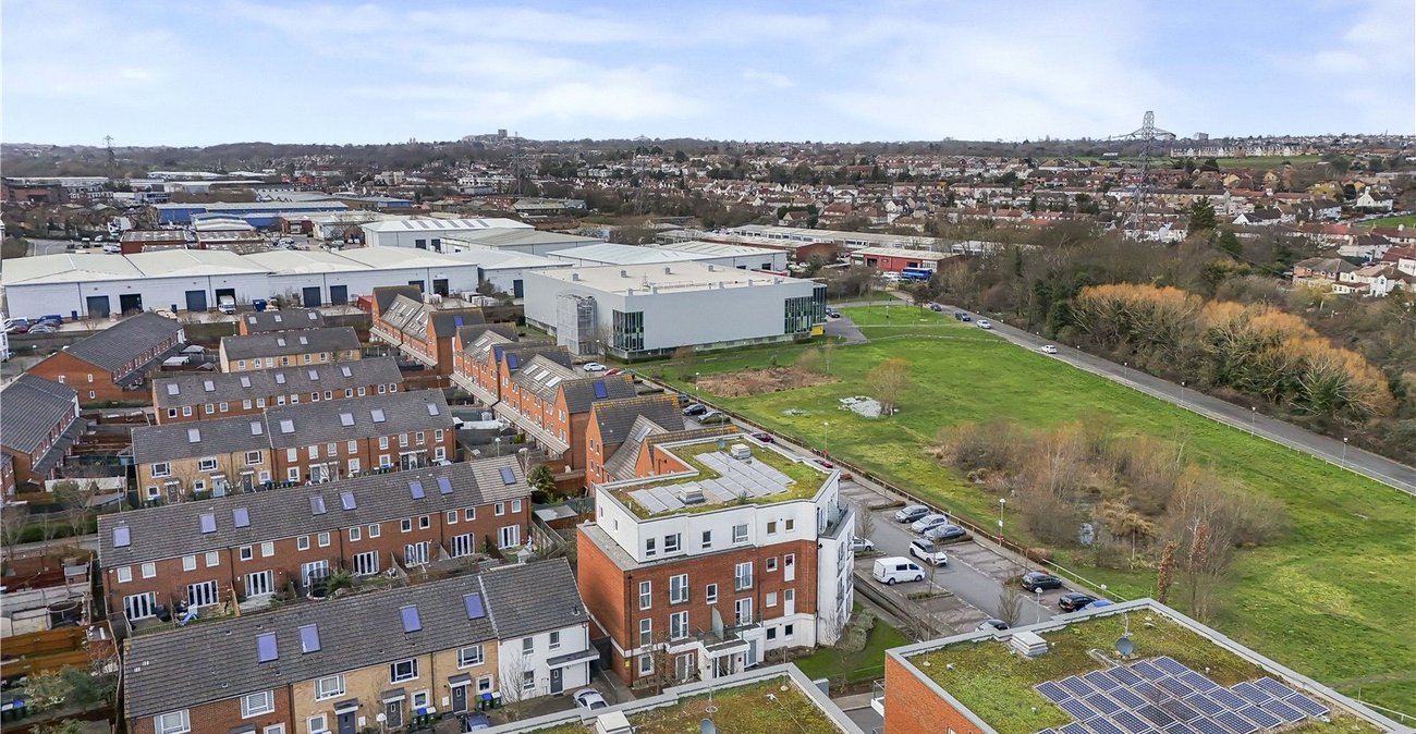 2 bedroom property for sale in Crayford | Robinson Jackson