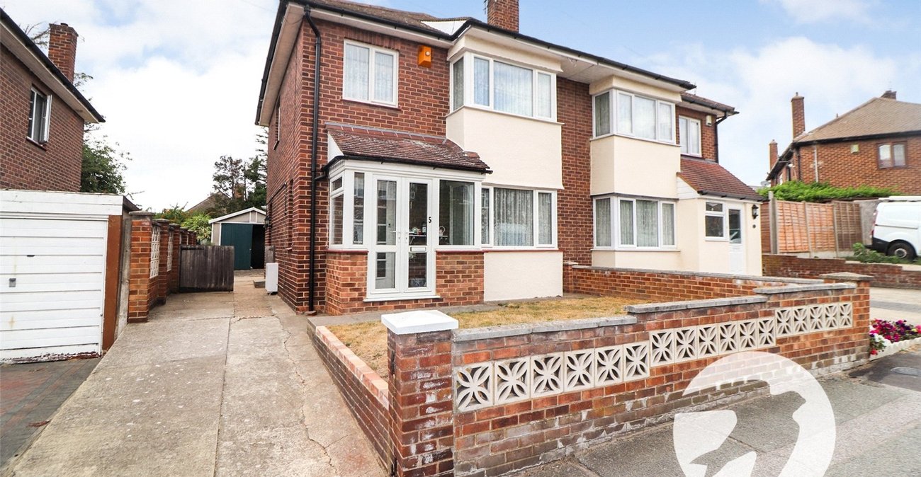 3 bedroom house for sale in Erith | Robinson Jackson
