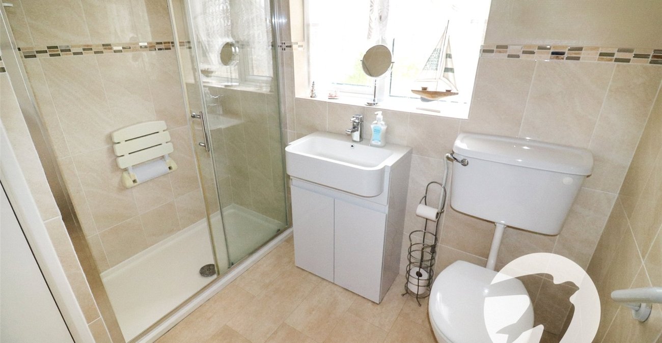 3 bedroom house for sale in Erith | Robinson Jackson
