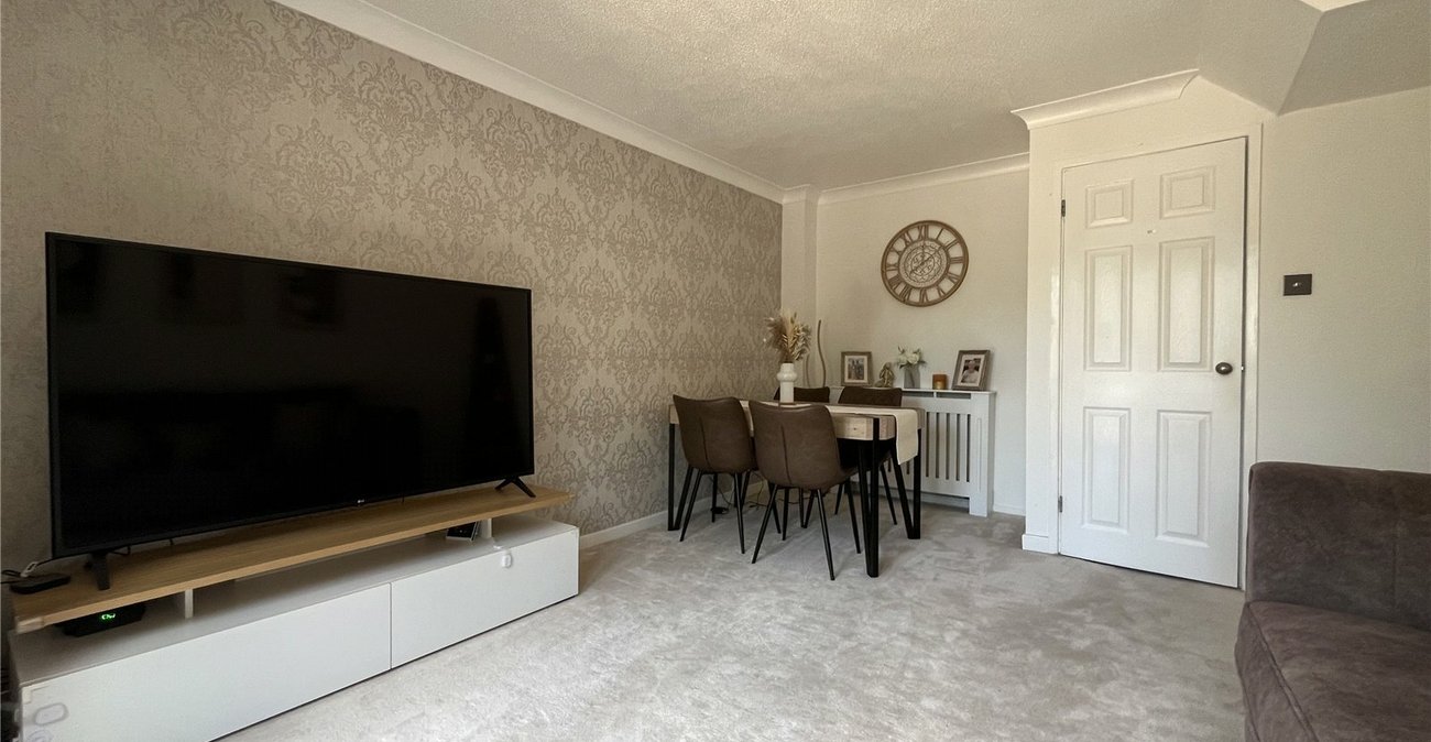 2 bedroom house for sale in Walderslade | Robinson Michael & Jackson