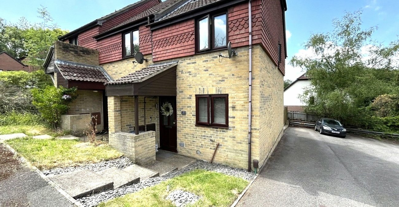 2 bedroom house for sale in Walderslade | Robinson Michael & Jackson