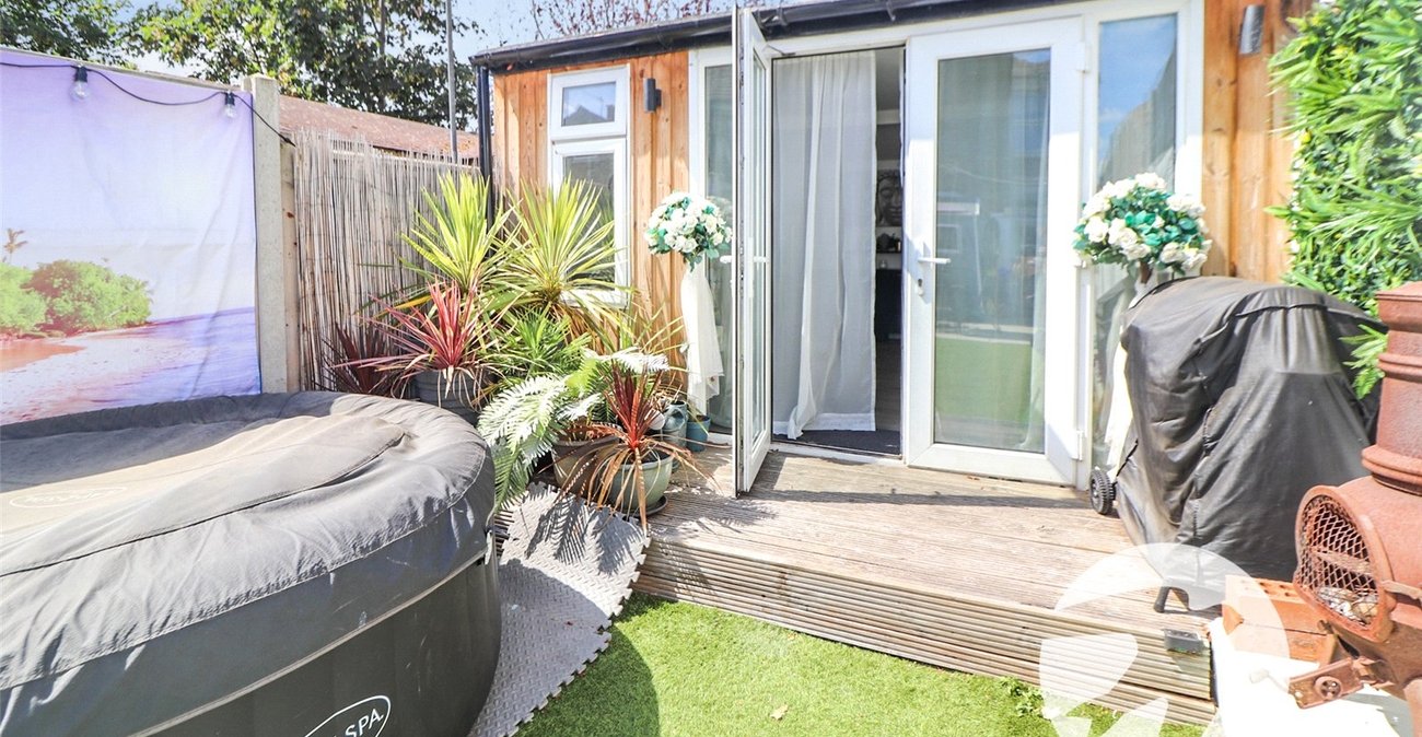 3 bedroom house for sale in Erith | Robinson Jackson