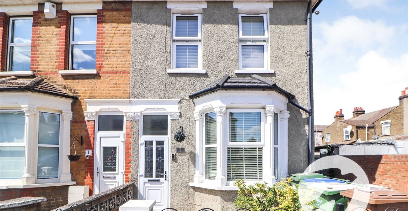 3 bedroom house for sale in Erith | Robinson Jackson