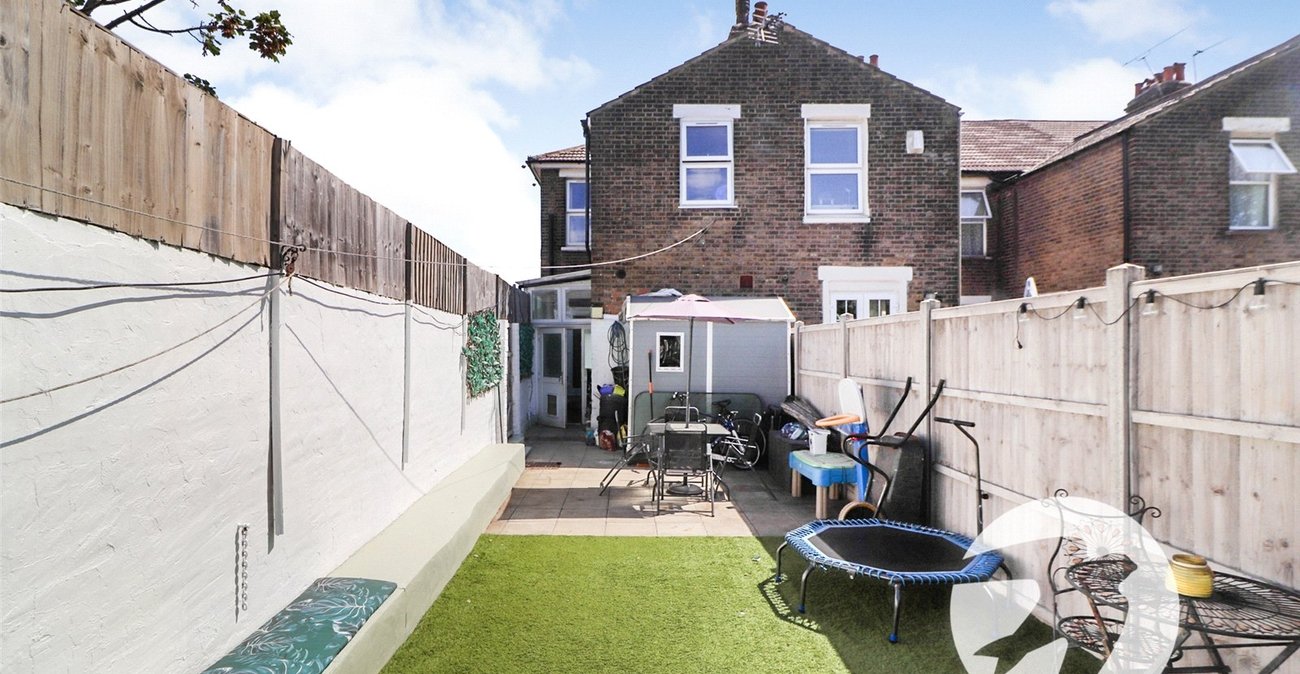 3 bedroom house for sale in Erith | Robinson Jackson