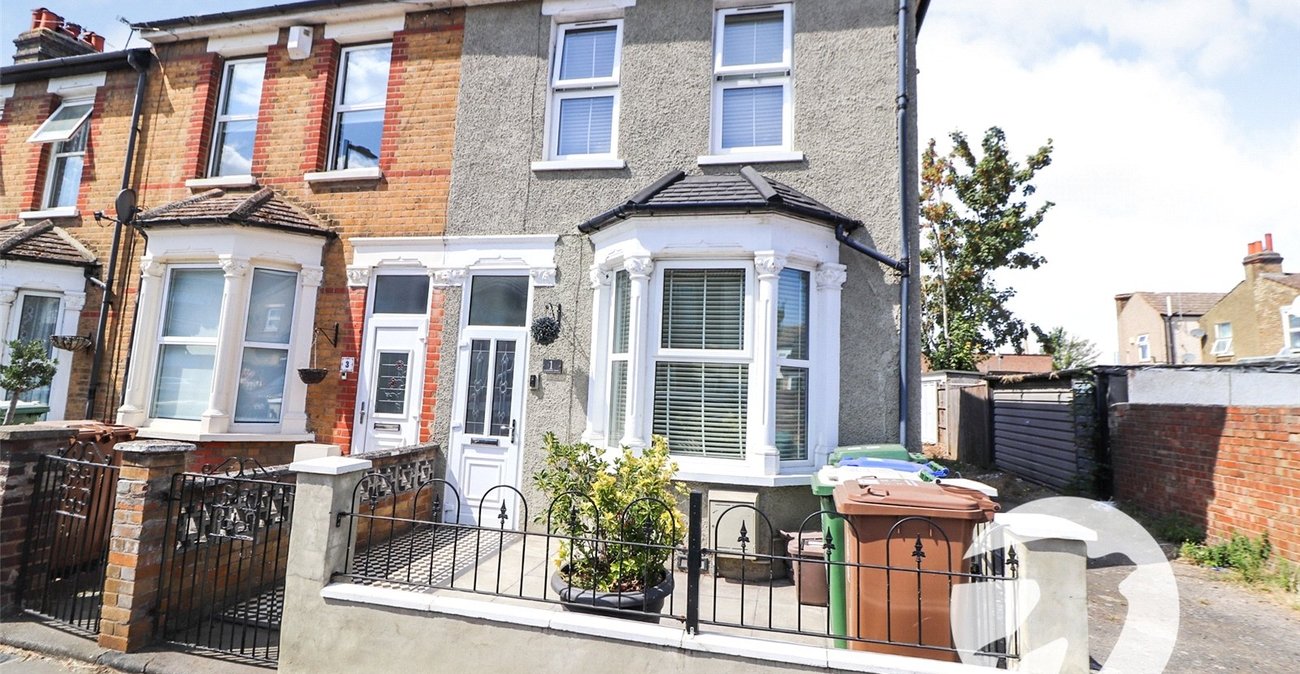 3 bedroom house for sale in Erith | Robinson Jackson