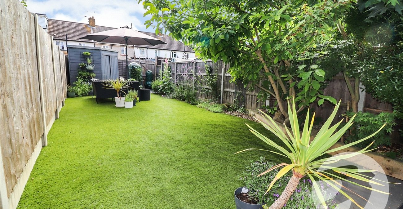 3 bedroom house for sale in Erith | Robinson Jackson